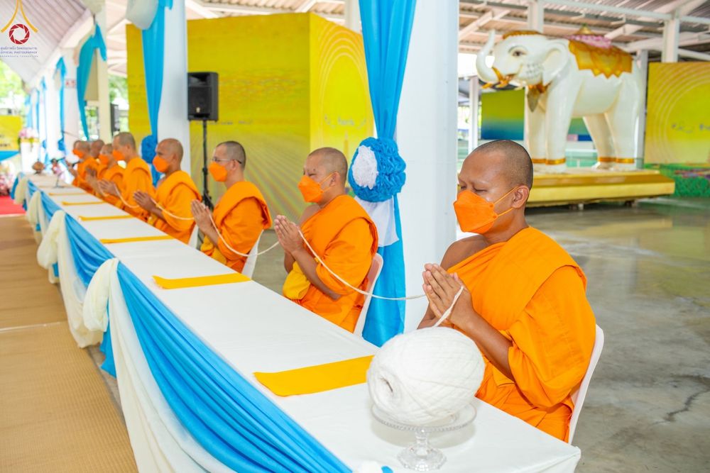 ภาพ No.84975:พิธีเจริญพระพุทธมนต์และพิธีสักการะ รูปเหมือนพระมงคลเทพมุนี (สด จนฺทสโร) ในวันที่ 5 สิงหาคม พ.ศ. 2566 ณ วัดพระธรรมกาย จ.ปทุมธานี เพื่ออัญเชิญประดิษฐาน  ณ วิหารพระมงคลเทพุนี (สด จนฺทสโร) ศูนย์ปฏิบัติธรรมภาคใต้ อ.บางกล่ำ จ.สงขลา