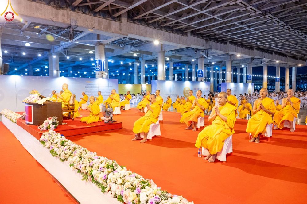 ภาพ No.160956:พิธีฉลองชัยสวดมนต์บทธัมมจักกัปปวัตนสูตร ครบ 6,788,140,140 จบ ณ มหารัตนวิหารคด วัดพระธรรมกาย วันที่ 10 ตุลาคม พศ. 2567