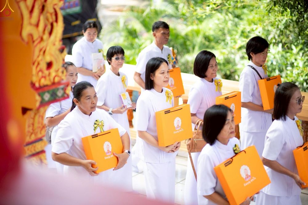 ภาพ No.259223:วันที่ 19 ตุลาคม พ.ศ. 2568 พิธีทอดกฐินสามัคคีทั่วไทย 30,000 วัด โดยคณะศิษยานุศิษย์ บูชาธรรม 81 ปี หลวงพ่อธัมมชโย ณ วัดบ้านพร้าวนอก ต.เชียงรากใหญ่ อ.สามโคก จ.ปทุมธานี