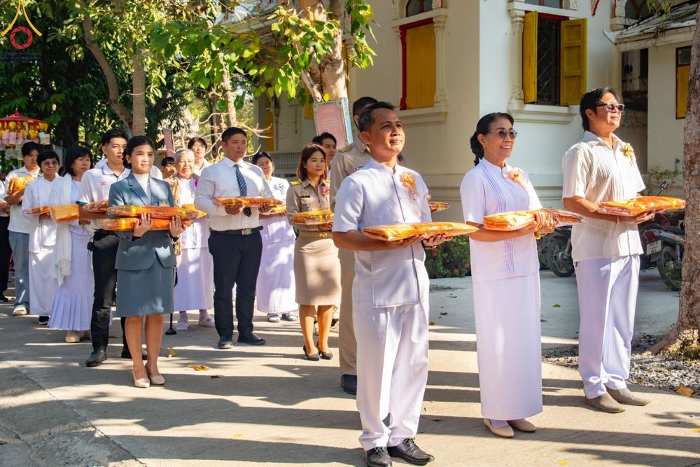 ภาพ No.195022:พิธีทอดผ้าป่าทำนุบำรุงศาสนสถาน ณ วัดไผ่โรงวัว ต.บางตาเถร อ.สองพี่น้อง จ.สุพรรณบุรี ในโครงการธรรมยาตรา กตัญญูบูชา มหาปูชนียาจารย์ พระมงคลเทพมุนี(สด จนฺทสโร) พระผู้ปราบมาร อนุสรณ์สถาน 7 แห่ง ปีที่ 13 วันที่ 13 มกราคม พ.ศ. 2568