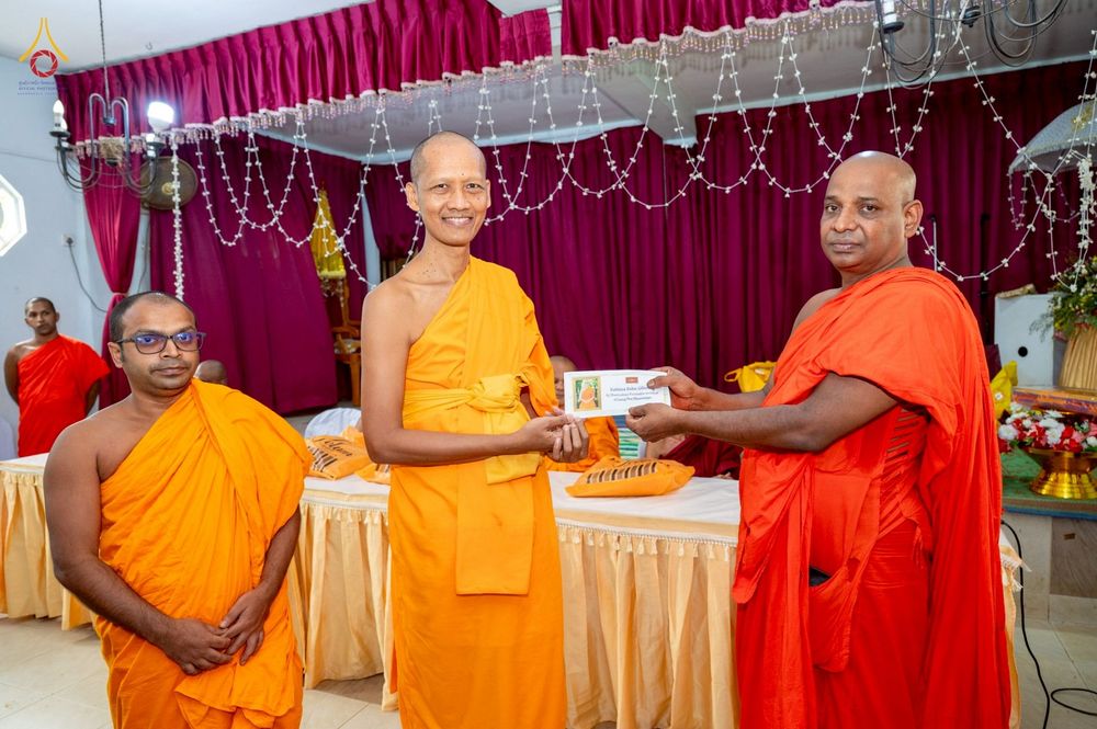 ภาพ No.266613:วันที่ 25 ตุลาคม พ.ศ. 2568 พิธีทอดกฐินสมทบ วัดกัลยาณมิตรต่างประเทศ  บูชาธรรม 81 ปี หลวงพ่อธัมมชโย ณ วัดธรรมวัฒนา รามายา  เมืองมาตะเล ประเทศศรีลังกา 