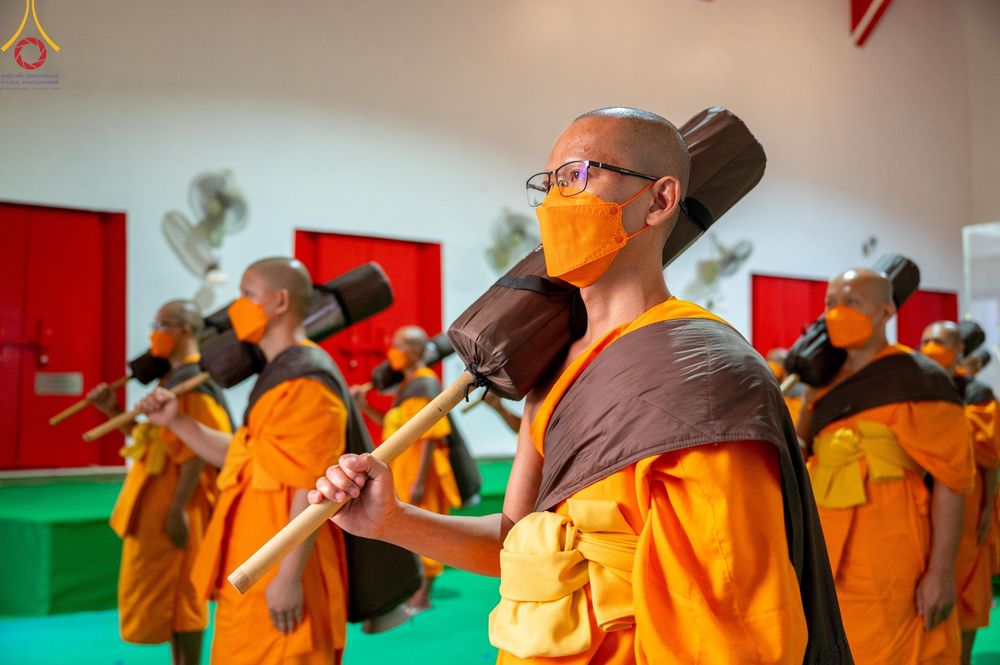 ภาพ No.110784:พระธรรมยาตราร่วมปฏิบัติธรรม และถ่ายภาพหมู่ประวัติศาสตร์ ในโครงการธรรมยาตรากตัญญูบูชา มหาปูชนียาจารย์ พระมงคลเทพมุนี(สด จนฺทสโร) พระผู้ปราบมาร อนุสรณ์สถาน 7 แห่ง ปีที่ 12 วันที่ 12 มกราคม พ.ศ. 2567 ณ วัดสองพี่น้อง จ.สุพรรณบุรี