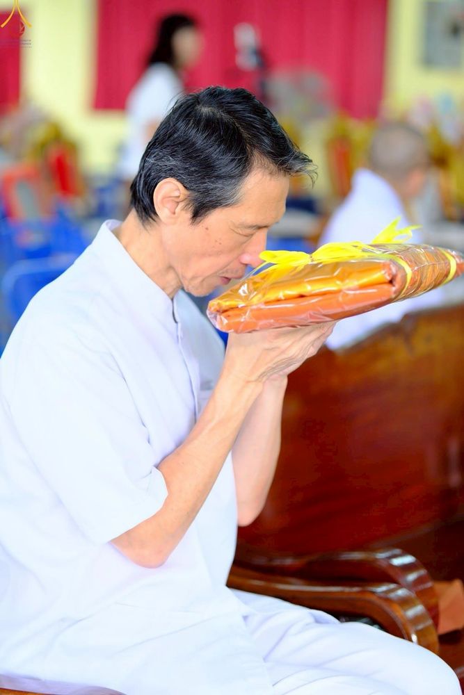 ภาพ No.254622:วันที่ 13 ตุลาคม พ.ศ. 2568 พิธีทอดกฐินสามัคคีทั่วไทย 30,000 วัด โดยคณะศิษยานุศิษย์ บูชาธรรม 81 ปี หลวงพ่อธัมมชโย ณ วัดจันทร์ใน แขวงบางคอแหลม เขตยานนาวา กรุงเทพมหานคร