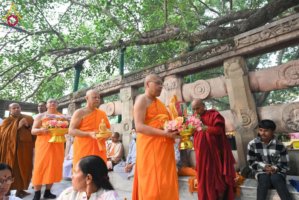 ภาพ No.179764:พิธีทอดกฐินสมทบ ณ วัดพุทธรัตน ทอดกฐินใต้ต้นพระศรีมหาโพธิ์ เมืองพุทธคยา ประเทศอินเดีย วันที่ 12 พฤศจิกายน พ.ศ. 2567