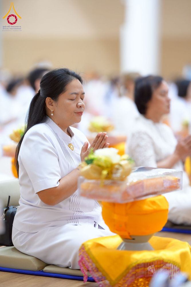 ภาพ No.270569:วันอาทิตย์ที่ 16 พฤศจิกายน พ.ศ. 2568 ถวายกองทุนโครงการอุปสมบทหมู่ 3,000 รูปทั่วไทย  รุ่นบูชาธรรมมหาปูชนียาจารย์ ณ ห้องแก้วสารพัดนึก 2 สภาธรรมกายสากล วัดพระธรรมกาย