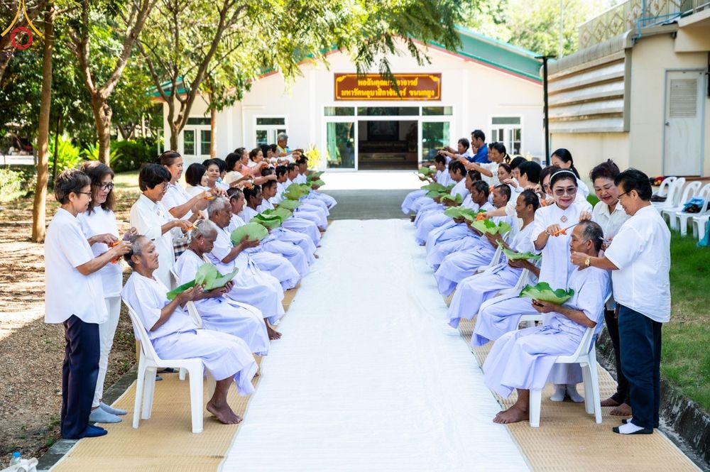 ภาพ No.180233:พิธีตัดปอยผม ปลงผม นาคธรรมทายาท  ณ ศูนย์ปฏิบัติธรรมพนมสารคาม (เพชรตะวัน) จ.ฉะเชิงเทรา โครงการบรรพชาอุปสมบท บูชาธรรมมหาปูชนียาจารย์ ประจำปี 2567 วันที่ 30 พฤศจิกายน พ.ศ. 2567