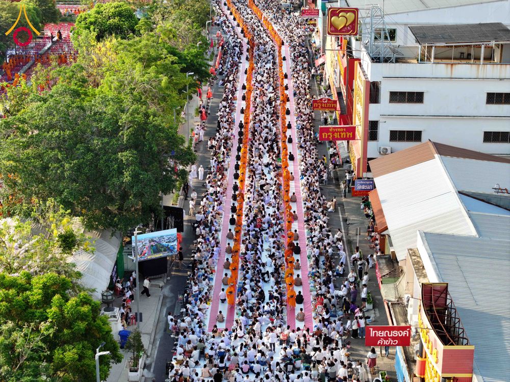 ภาพ No.312641:วันอาทิตย์ที่ 8 มีนาคม พ.ศ.2569 ทำบุญเมืองนครราชสีมา 558 ปี ตักบาตรพระ 10,000 รูป