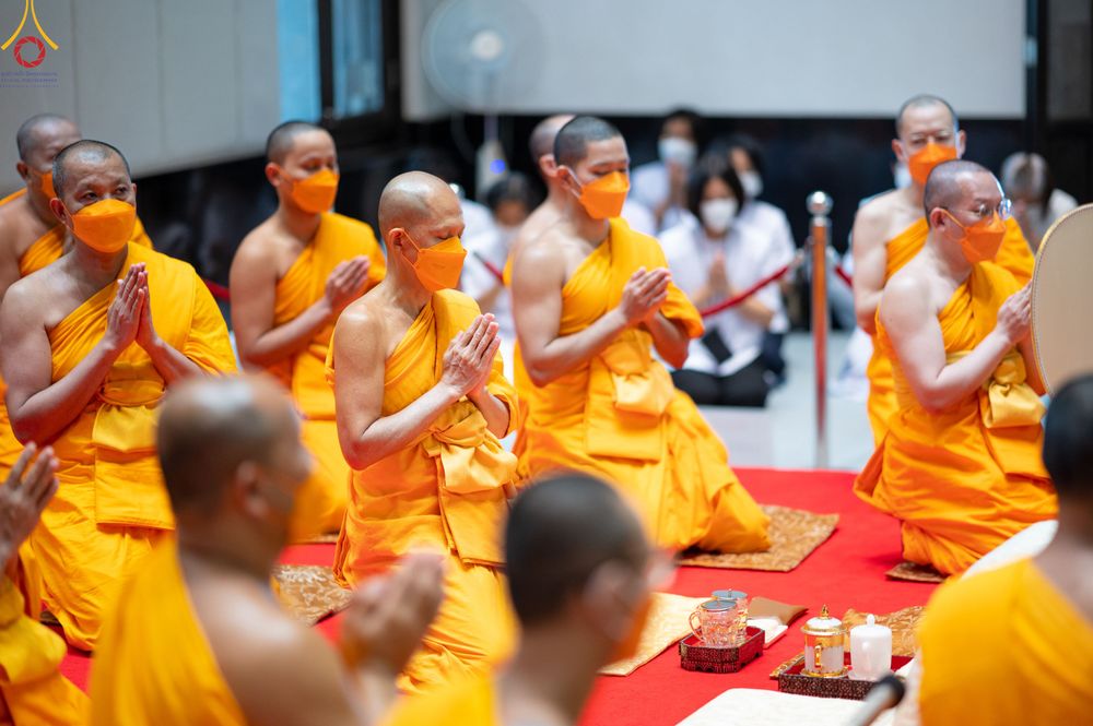 ภาพ No.80159:พิธีอุปสมบทในโครงการอุปสมบทหมู่รุ่นวันคุ้มครองโลก ณ อุโบสถ วัดพระธรรมกาย วันที่ 10 -11 เมษายน พ.ศ. 2566