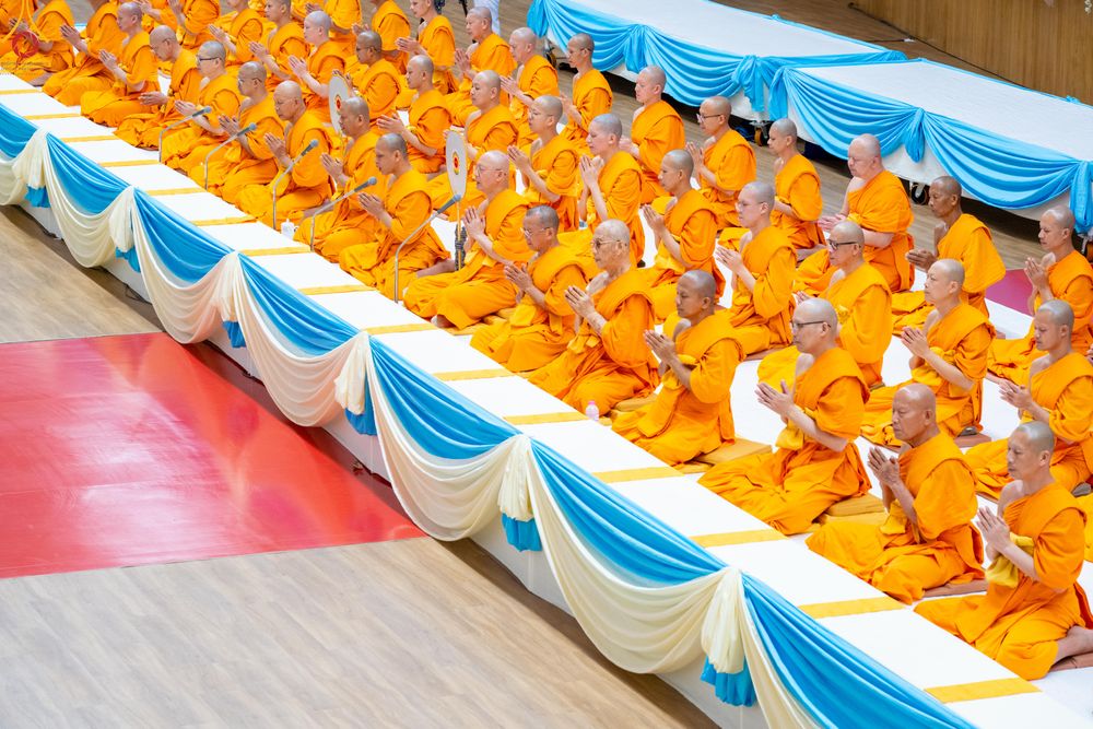 ภาพ No.329015:วันอาทิตย์ที่ 17 พฤษภาคม พ.ศ.2569 พิธีร่วมบุญการศึกษาพระภิกษุสามเณร (หนังสือบาลี นักธรรม ทางก้าวหน้า World-Pec) ณ ห้องแก้วสารพัดนึก 2 วัดพระธรรมกาย