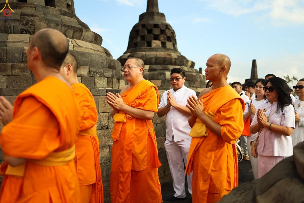 ภาพ No.331233:วันที่ 29 พฤษภาคม พ.ศ.2569 MBMI Tangerang (Majelis Agama Buddha Mahanikaya)  ได้มีการเตรียมงานเพื่อจัดงานวิสาขบูชานานาชาติ (ภาพชุดที่ 2)