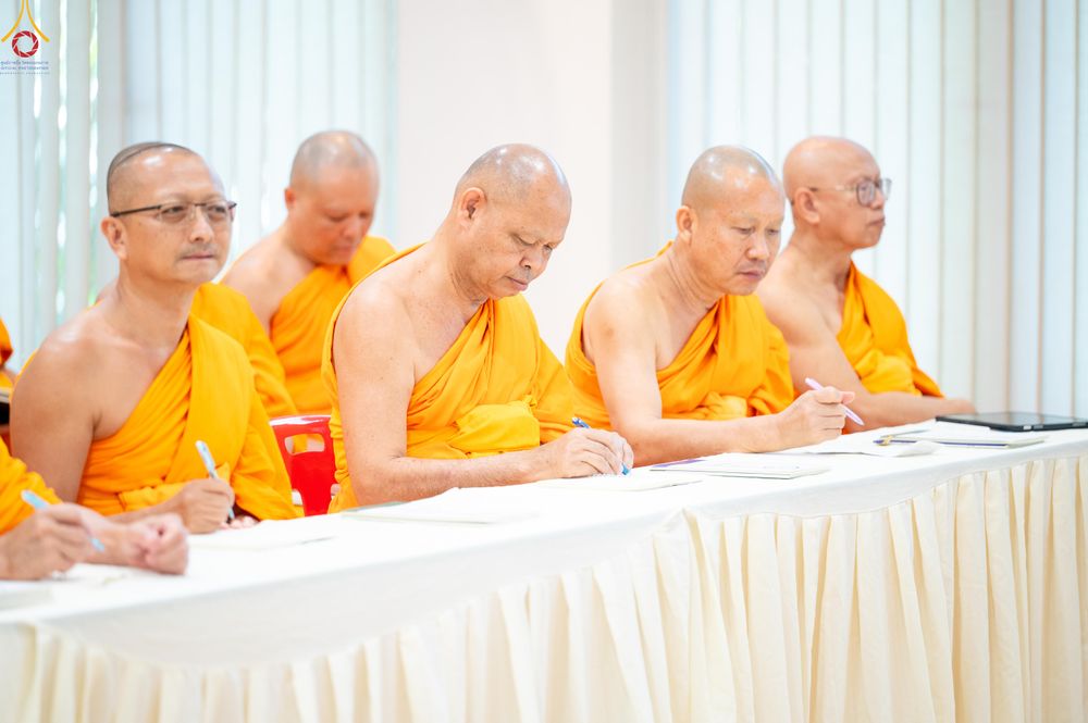 ภาพ No.335966:วันที่ 15 มิถุนายน พ.ศ.2569 หลวงพ่อทัตตชีโวเมตตาให้โอวาทแก่เจ้าอาวาสวัดศูนย์สาขาภายในประเทศ ณ วัดพระธรรมกาย