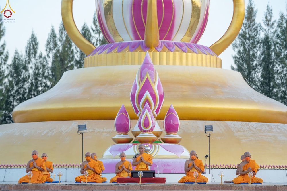 ภาพ No.68392:พิธีมุทิตาสักการะ หลวงพ่อทัตตชีโว เนื่องในวาระ อายุวัฒนมงคล 82 ปี 51 พรรษา ณ พระมหาเจดีย์ทัตตชีโว ศูนย์อบรมเยาวชนกาญจนบุรี วันที่ 21 ธันวาคม พ.ศ. 2565