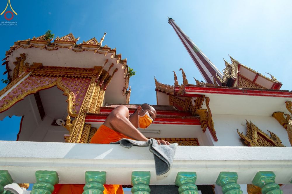 ภาพ No.71548:พระธรรมยาตรา ปฏิบัติศาสนกิจ ทำนุบำรุงศาสนสถาน, ปฏิบัติธรรม ร่วมกับชุมชน,นักเรียนเด็กดีวีสตาร์ และร่วมพิธีทอดผ้าป่าบำรุงศาสนสถาน ในโครงการธรรมยาตรากตัญญูบูชา มหาปูชนียาจารย์ พระมงคลเทพมุนี(สด จนฺทสโร) พระผู้ปราบมาร อนุสรณ์สถาน 7 แห่ง ปีที่ 11 ณ วัดสองพี่น
