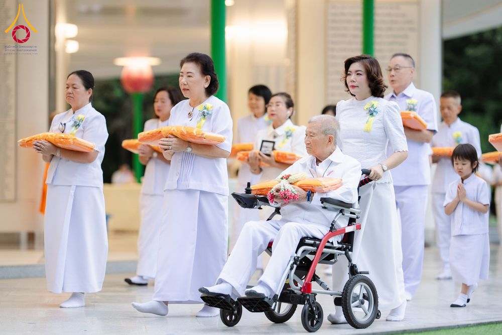 ภาพ No.286454:วันเสาร์ที่ 12 กรกฏาคม พ.ศ.2568 พิธีบรรพชาอุปสมบท  โครงการบรรพชาอุปสมบทหมู่ ธรรมทายาทนานาชาติ(ภาคภาษาจีน), โครงการบรรพชาสามเณร โรงเรียนนานาชาติ รุ่นที 14