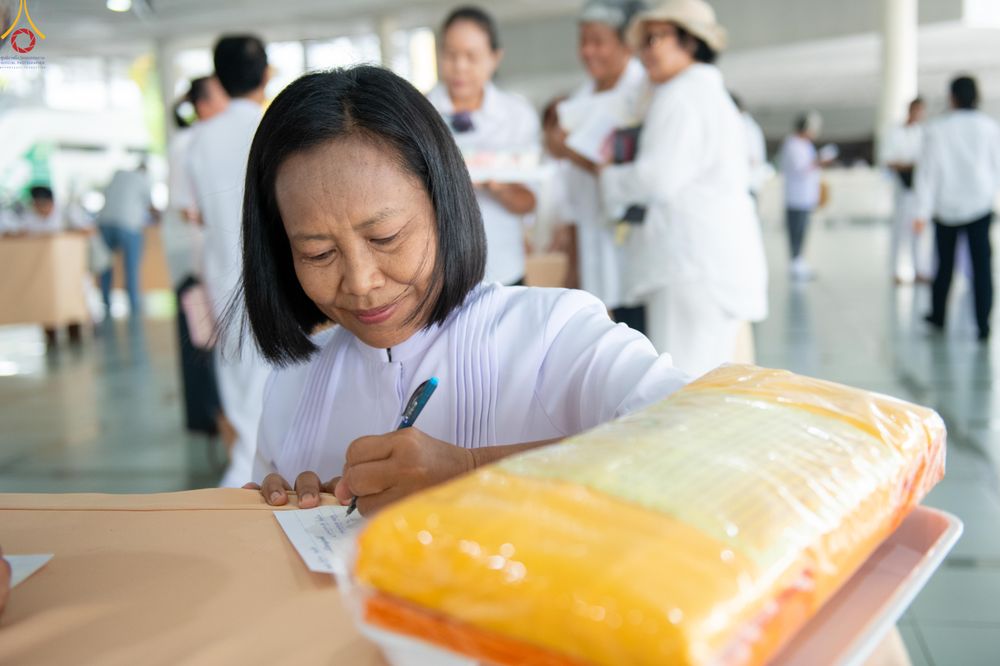 ภาพ No.343048:วันที่ 13 สิงหาคม พ.ศ.2569 พิธีบุพเปตพลี ครั้งที่ 186 ร่วมอุทิศส่วนกุศล แด่หมู่ญาติผู้ล่วงลับไปแล้ว และเป็นปัจจัยสนับสนุน การเผยแผ่พระพุทธศาสนา ณ หอฉันคุณยายอาจารย์ วัดพระธรรมกาย
