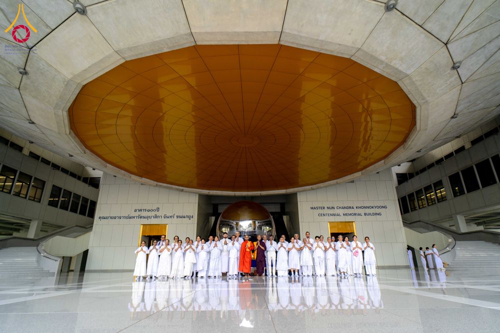 ภาพ No.342408:วันที่ 31 กรกฎาคม พ.ศ. 2569  ต้อนรับคณะแสวงบุญชาวศรีลังกา 31 ท่าน เยี่ยมชมวัดพระธรรมกาย