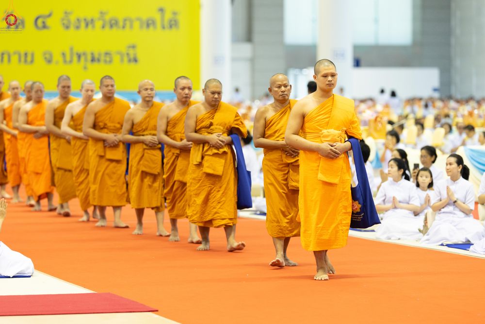 ภาพ No.342214:วันอาทิตย์ที่ 2 สิงหาคม พ.ศ.2569 พิธีมุทิตาสักการะพระภิกษุ  ผู้สอบได้เปรียญธรรม 9 ประโยค ระดับโลก ปีที่ 38, พิธีมอบโล่เกียรติยศ และทุนการศึกษา สำนักเรียนบาลีดีเด่นทั่วประเทศ ณ สภาธรรมกายสากล วัดพระธรรมกาย