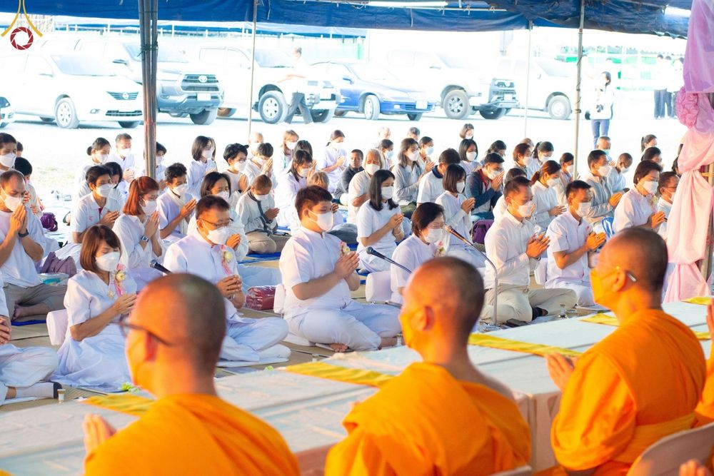ภาพ No.74579:พิธีถวายภัตตาหารเป็นสังฆทาน แด่คณะพระธรรมยาตราฯ ในโครงการธรรมยาตรากตัญญูบูชา มหาปูชนียาจารย์ พระมงคลเทพมุนี(สด จนฺทสโร) พระผู้ปราบมาร อนุสรณ์สถาน 7 แห่ง ปีที่ 11 วันที่ 28 มกราคม พ.ศ. 2566