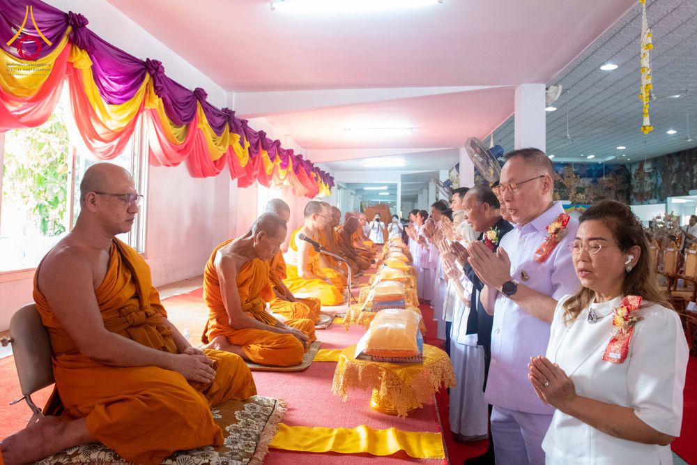 ภาพ No.295676:วันที่ 15 มกราคม พ.ศ. 2569 พิธีทอดผ้าป่าทำนุบำรุงศาสนสถาน ณ วัดโบสถ์บน ต.บางคูเวียง จ.นนทบุรี อนุสรณ์สถานลำดับที่ 4 สถานที่เกิดด้วยกายธรรม ในโครงการธรรมยาตรา กตัญญูบูชา มหาปูชนียาจารย์ พระมงคลเทพมุนี(สด จนฺทสโร) พระผู้ปราบมาร อนุสรณ์สถาน 7 แห่ง ปีที่ 14