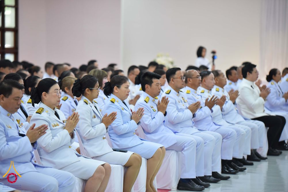 ภาพ No.344216:วันที่ 12 สิงหาคม พ.ศ. 2569  พสกนิกรชาวอำเภอคลองหลวง พร้อมใจร่วมพิธีสวดพระพุทธมนต์และทำบุญตักบาตรถวายพระราชกุศล เนื่องในวันคล้ายวันพระราชสมภพ สมเด็จพระบรมราชชนนีพันปีหลวง และวันแม่แห่งชาติ 12 สิงหาคม 2569
