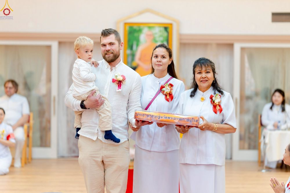 ภาพ No.254097:วันที่ 12 ตุลาคม พ.ศ. 2568 พิธีทอดกฐินวัดพระธรรมกายบูโรส ประเทศสวีเดน