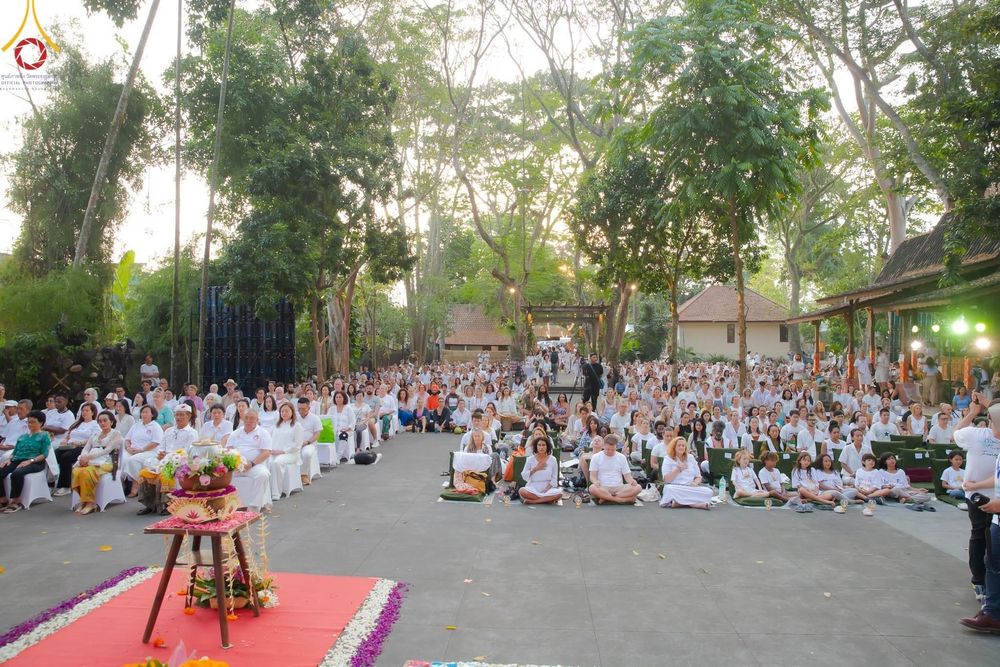 ภาพ No.156386:วัดพุทธบาหลีและวัดพระธรรมกาย จัดปฏิบัติธรรมนานาชาติ 1,151 คนจาก 78 ประเทศ ใน "วันสันติภาพสากล" ณ บาหลี อินโดนีเซีย วันเสาร์ที่ 21 กันยายน พ.ศ. 2567 เวลา 16.00-21.00 น. ณ พิพิธภัณฑ์ ARMA เมืองอูบุด จังหวัดบาหลี ประเทศอินโดนีเซีย