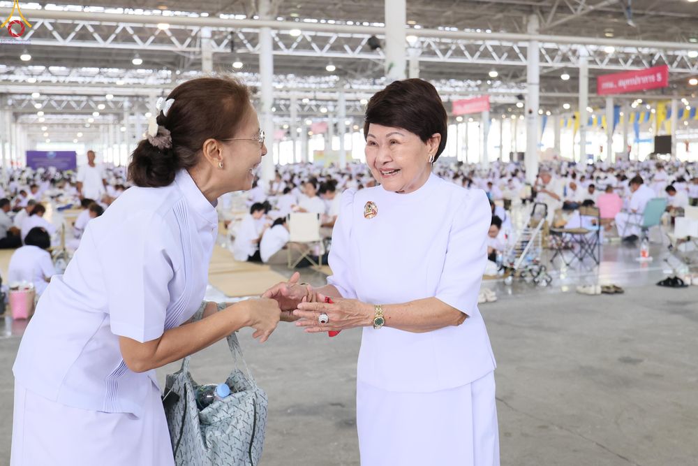 ภาพ No.323655:วันที่ 22 เมษายน พ.ศ.2569(วันคุ้มครองโลก) งานถวายมหาสังฆทาน 40,000 กว่าวัดทั่วประเทศ พิธีภาคสาย ปฏิบัติธรรม ,  พิธีมอบปัจจัยช่วยเหลือครู 4 จังหวัดชายแดนภาคใต้
