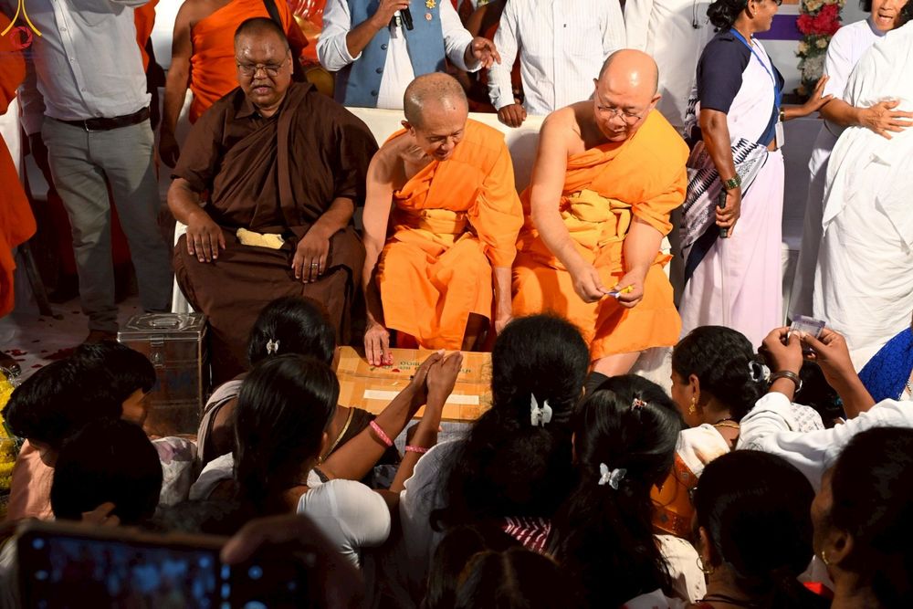 ภาพ No.263368:วันที่ 16 ตุลาคม พ.ศ. 2568 กฐินสมทบหลวงพ่อ ธัมมชโย ถวายแด่ วัดพุทธตรีรัตนะ วิหาร , เมือง ดร อัมเบ็ดการ์ นาการ์ นันเดท  รัฐมหาราษฎร์  ประเทศอินเดีย 