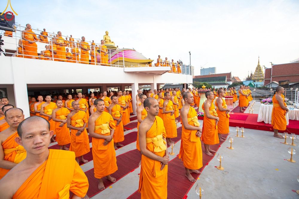 ภาพ No.201575:พิธีจุดประทีปถวายเป็นพุทธบูชา และบูชาธรรมมหาปูชนียาจารย์ ณ อาคารธรรมยาตรา กตัญญูบูชามหาปูชนียาจารย์ ตรงข้ามวัดปากน้ำภาษีเจริญ จ.กรุงเทพมหานคร ในโครงการธรรมยาตรา กตัญญูบูชา มหาปูชนียาจารย์ พระมงคลเทพมุนี(สด จนฺทสโร) พระผู้ปราบมาร อนุสรณ์สถาน 7 แห่ง