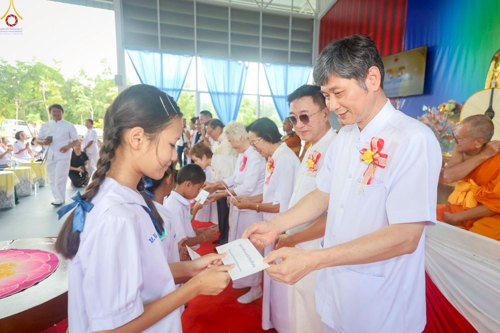 ภาพ No.272686:วันที่ 1 พฤศจิกายน พ.ศ. 2568 พิธีทอดกฐินสามัคคีทั่วไทย ณ วัดศรีวรรณวนาราม ต.คลองสาม อ.คลองหลวง จ.ปทุมธานี โดยคณะศิษยานุศิษย์ บูชาธรรม 81 ปี หลวงพ่อธัมมชโย