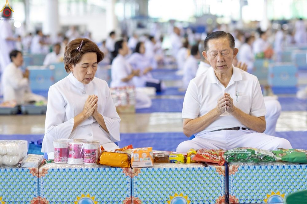 ภาพ No.240402:วันพุธที่ 27 สิงหาคม พ.ศ. 2568 พิธีตักบาตร ในวันธรรมชัย ณ วัดพระธรรมกาย จ.ปทุมธานี