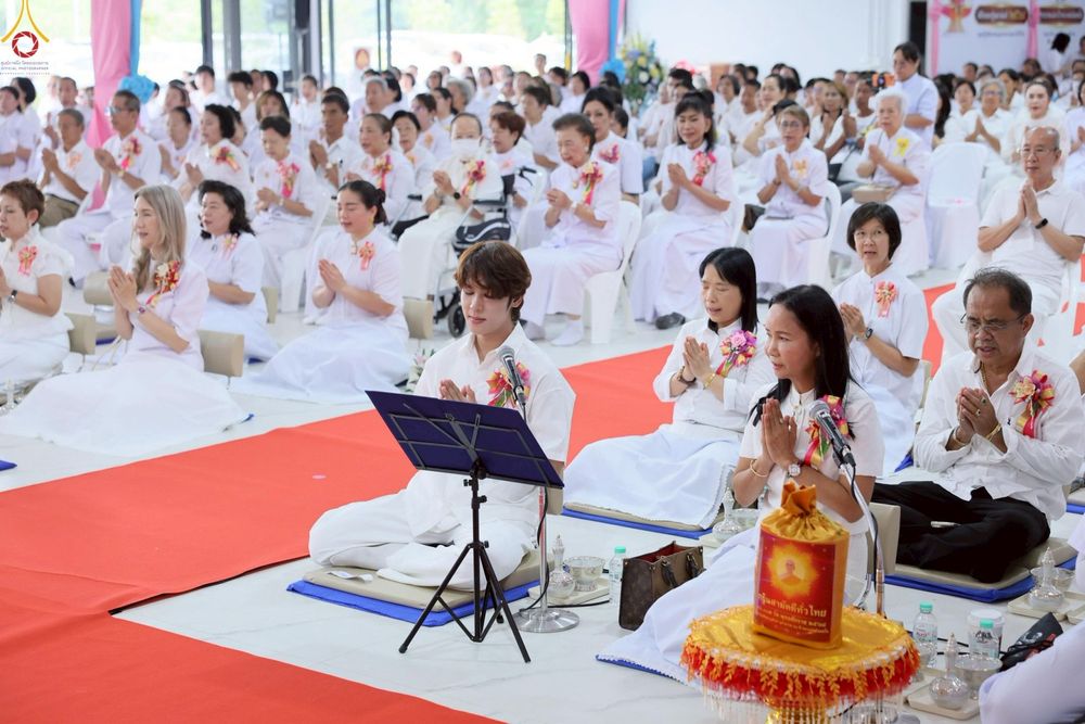 ภาพ No.272280:วันเสาร์ที่ 1 พฤศจิกายน พ.ศ. 2568 พิธีทอดกฐินสามัคคี สร้างกุฏิหมู่สามเณร ณ ศูนย์ปฏิบัติธรรมเบญจธรรม ปทุมธานี  ต.บ้านปทุม อ.สามโคก จ.ปทุมธานี