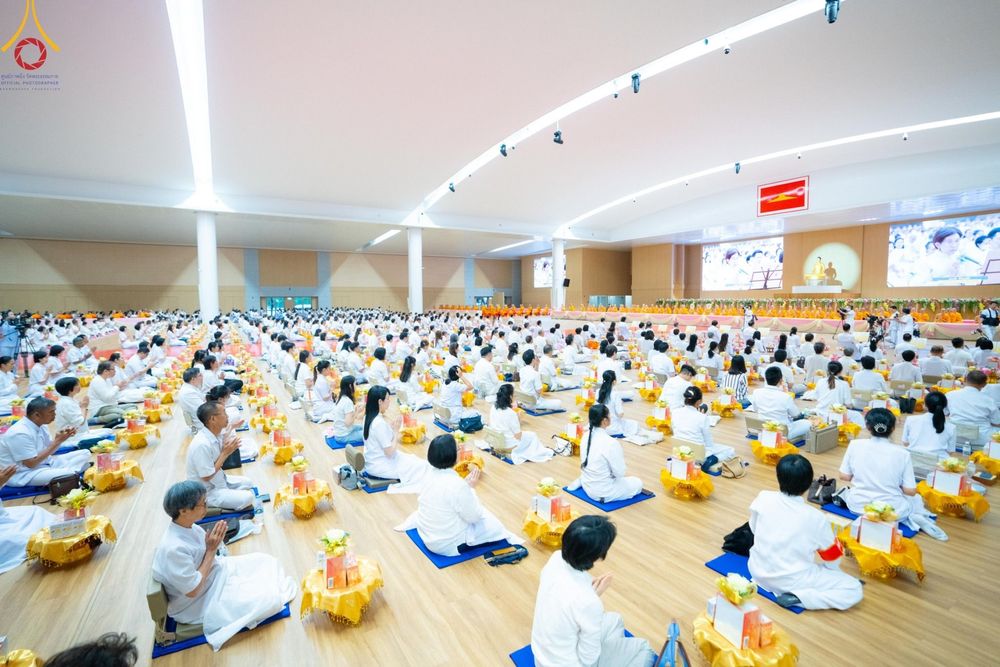 ภาพ No.149067:พิธีถวายคิลานเภสัชและอุปกรณ์ทางการแพทย์ เนื่องในวันธรรมชัย วันอาทิตย์ที่ 18 สิงหาคม พ.ศ. 2567 ณ ห้องแก้วสารพัดนึก 2 สภาธรรมกายสากล วัดพระธรรมกาย