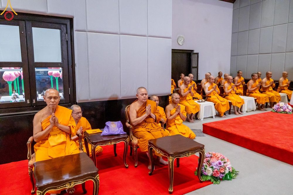 ภาพ No.123243:พิธีพระราชทานสัญญาบัตร พัดยศ และผ้าไตร แด่พระสงฆ์ในเขตปกครองคณะสงฆ์หนกลาง ณ วัดพระศรีมหาธาตุ เขตบางเขน กรุงเทพมหานคร และพิธีมุทิตาสักการะพระสังฆาธิการ ผู้ได้รับเลื่อนและตั้งสมณศักดิ์ ตามพระบรมราชโองการ ณ วัดพระธรรมกาย ในวันที่ 4 กุมภาพันธ์ พ.ศ. 2567