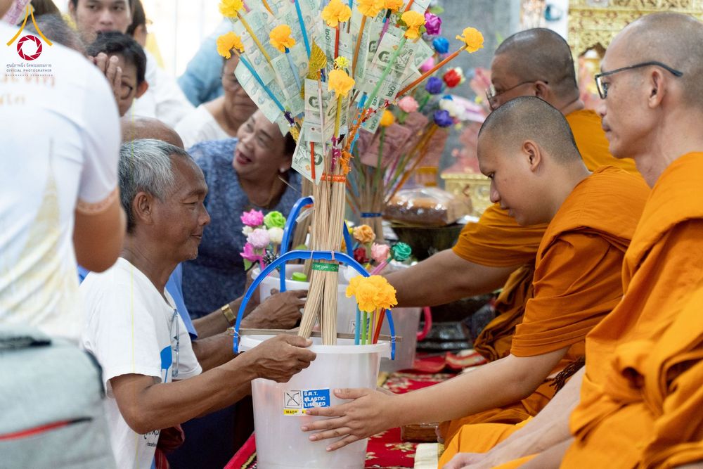 ภาพ No.251407:วันที่ 11 ตุลาคม พ.ศ. 2568 พิธีทอดกฐินสามัคคีทั่วไทย 30,000 วัด โดยคณะศิษยานุศิษย์ บูชาธรรม 81 ปี หลวงพ่อธัมมชโย ณ วัดท่ามะยม นครราชสีมา