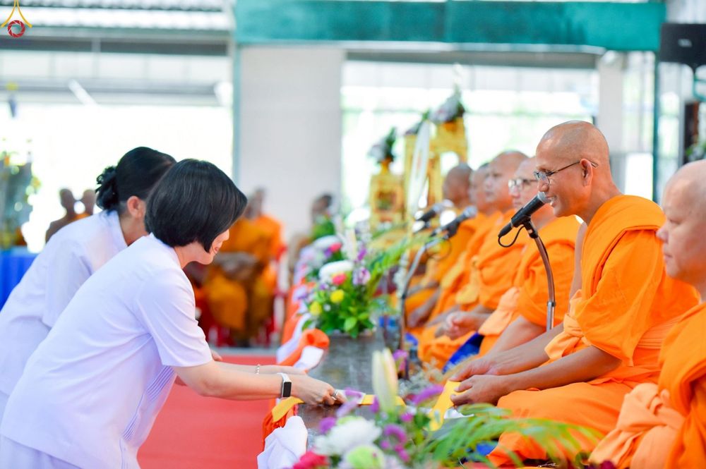 ภาพ No.271537:วันอาทิตย์ที่ 26 ตุลาคม พ.ศ. 2568 พิธีทอดกฐินสามัคคี เพื่อสร้างหอฉันและปรับปรุงอาคารสถานที่ ให้เหมาะสมในการอบรมคุณธรรมแก่เยาวชน ณ ศูนย์อบรมเยาวชนสุรินทร์