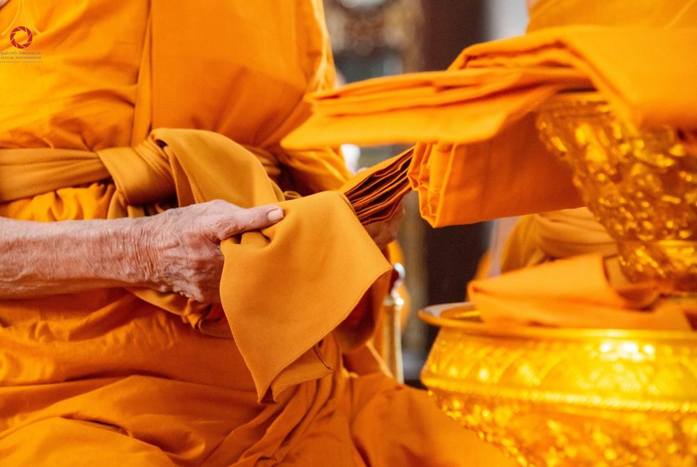 ภาพ No.165102:พิธีทอดกฐิน ณ วัดใหม่พิเรนทร์ แขวงวัดอรุณ เขตบางกอกใหญ่ กรุงเทพมหานคร ในโครงการกฐินสามัคคีทั่วไทย 30,000 วัด บูชาธรรม 80 ปี หลวงพ่อธัมมชโย โดยคณะศิษยานุศิษย์วัดพระธรรมกาย วันที่ 20 ตุลาคม พ.ศ. 2567