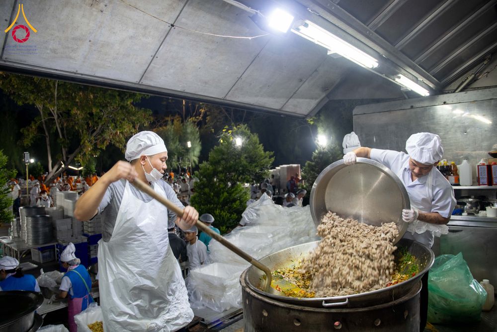 ภาพ No.288194:วันที่ 5 มกราคม พ.ศ. 2569 พิธีถวายภัตตาหารเป็นสังฆทาน แด่พระธรรมยาตรา ในโครงการธรรมยาตรา กตัญญูบูชา มหาปูชนียาจารย์ พระมงคลเทพมุนี(สด จนฺทสโร) พระผู้ปราบมาร อนุสรณ์สถาน 7 แห่ง ปีที่ 14 ณ อนุสรณ์สถานมหาวิหารพระมงคลเทพมุนี (โลตัสแลนด์) อ.สองพี่น้อง จ.สุพรร