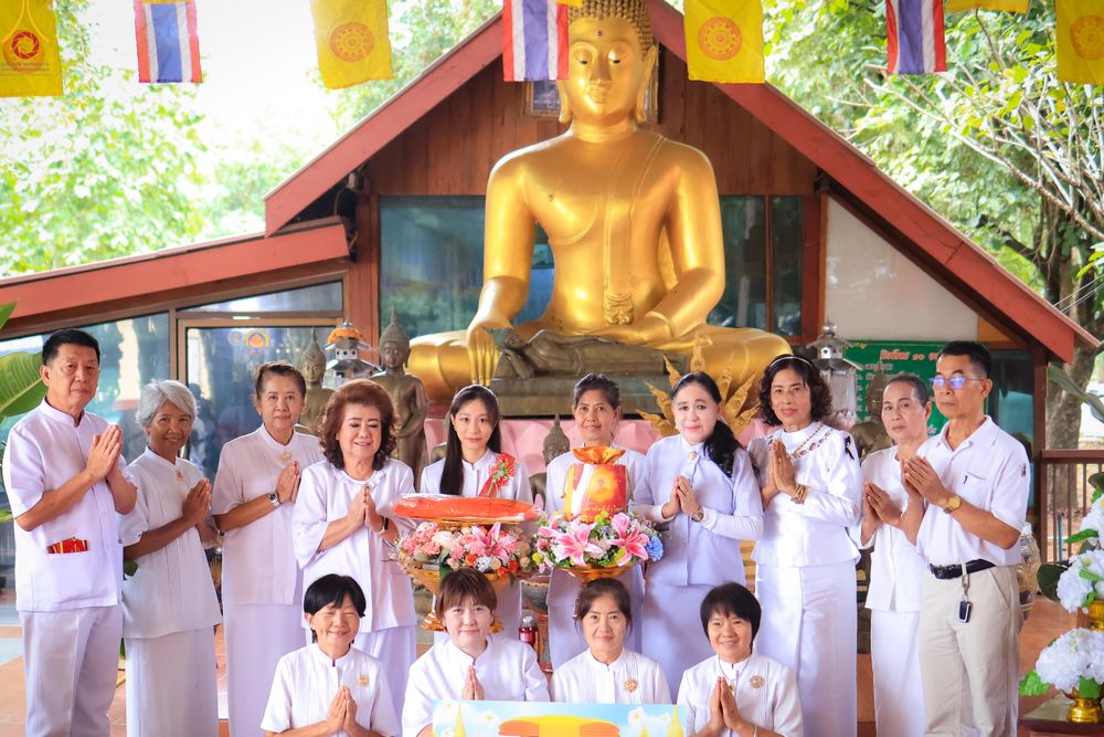 ภาพ No.283993:วันเสาร์ ที่ 1 พฤศจิกายน 2568 พิธีทอดกฐินสามัคคีทั่วไทย โดยคณะศิษยานุศิษย์ บูชาธรรม 81 ปี หลวงพ่อธัมมชโย ณ วัดทุ่งศาลา ต.บ้านเก่า อ.เมือง​กาญจนบุรี​ จ.กาญจนบุรี​