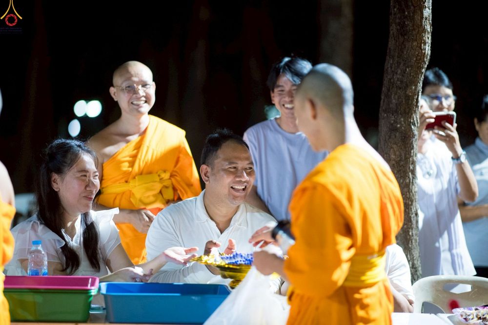 ภาพ No.250709:วันอังคารที่ 7 ตุลาคม พ.ศ. 2568 พิธีมหาปวารณาออกพรรษา ณ โบสถ์พระไตรปิฎก วัดพระธรรมกาย