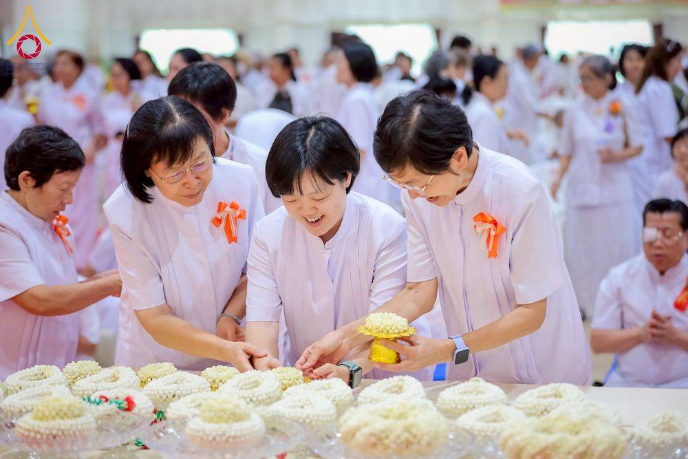 ภาพ No.254869:วันที่ 15 ตุลาคม พ.ศ. 2568 พิธีบรรจุพระบรมสารีริกธาตุภายในพระเกตุองค์พระประธาน สมโภชพระประธาน พระธรรมกาย ณ ศูนยอบรมเยาวชนกาญจนบุรี