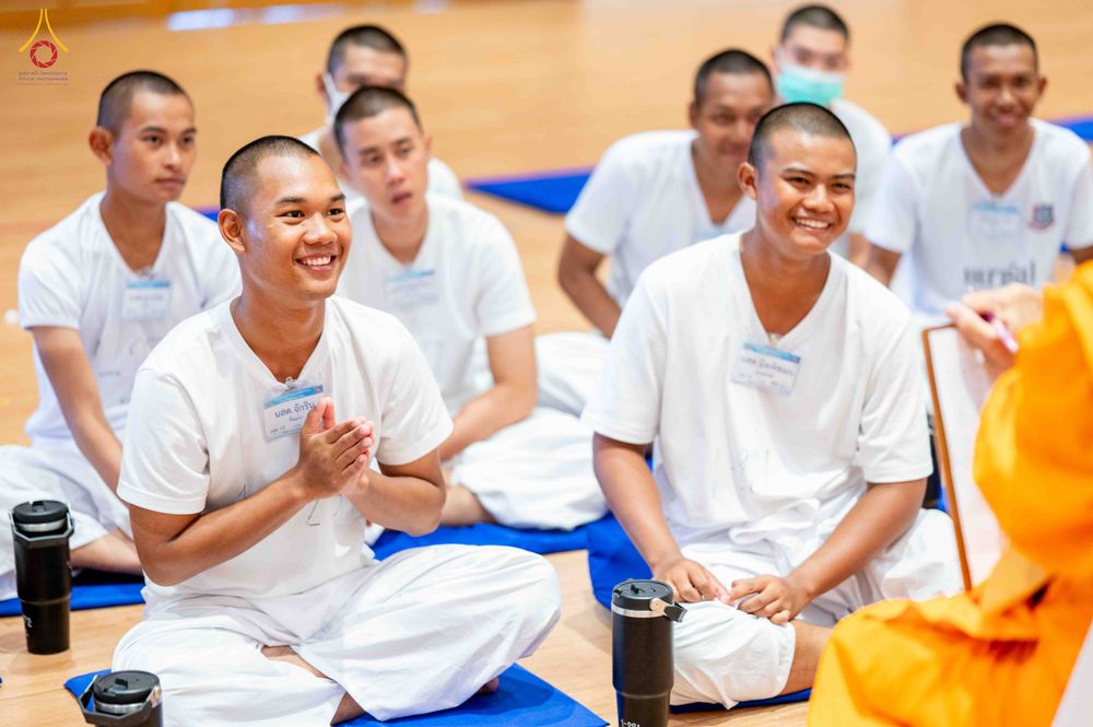 ภาพ No.341073:วันที่ 26 กรกฎาคม พ.ศ. 2569 โครงการพัฒนาคุณธรรม จริยธรรม สำหรับนักเรียนนายสิบตำรวจ (นสต.) รุ่นที่ 17 ศูนย์ฝึกอบรมตำรวจภูธรภาค 1 ได้จัดกิจกรรม ตักบาตรเพื่อน้อมอุทิศถวายเพื่อเป็นพระราชกุศลฯ  และปฏิบัติธรรม ติวธรรมมะ ณ ศูนย์ปฏิบัติธรรมเวิล์ดพีช วัลเล่ย์ (Wo