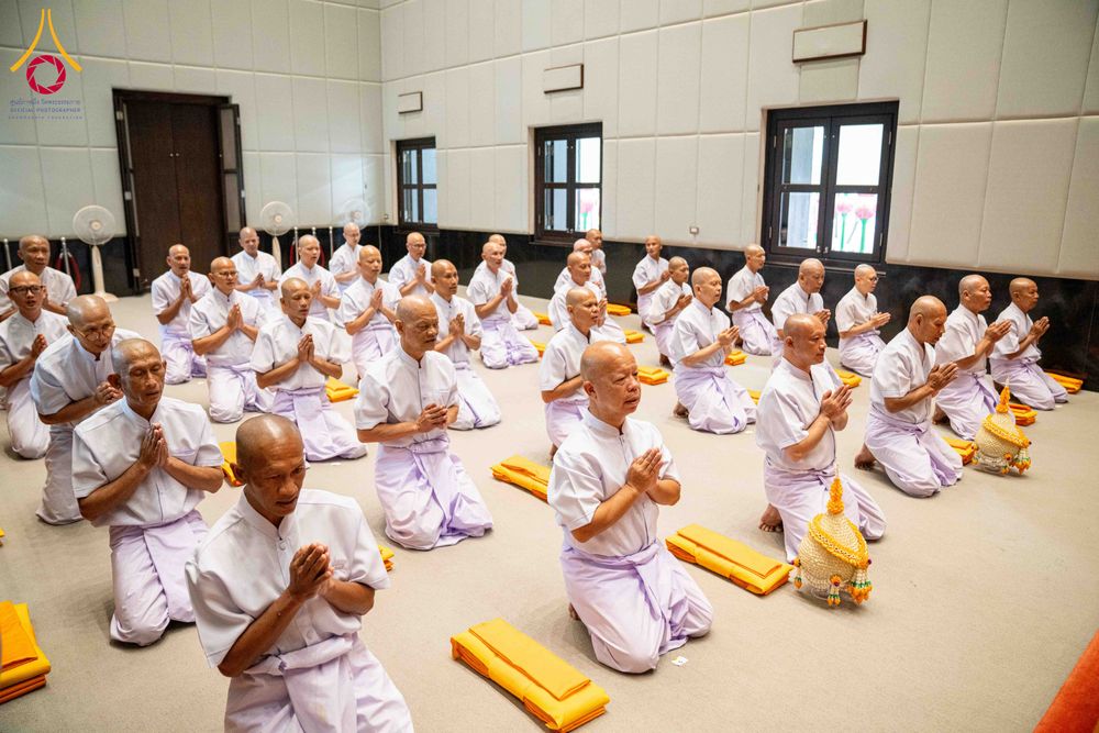 ภาพ No.298195:วันเสาร์ที่ 17 มกราคม พ.ศ. 2569 พิธีบรรพชาอุปสมบท โครงการอุปสมบทหมู่ บูชาธรรมครบ 117 ปี คุณยายอาจารย์มหารัตนอุบาสิกาจันทร์ ขนนกยูง  ณ อุโบสถพระไตรปิฎก วัดพระธรรมกาย