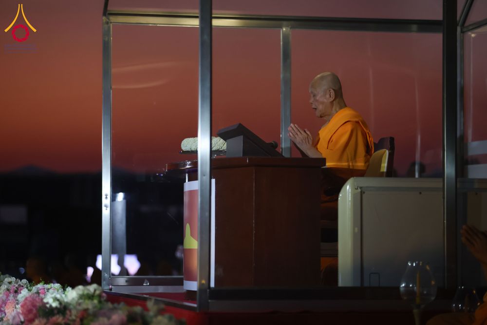 ภาพ No.312189:วันอังคารที่ 3 มีนาคม พ.ศ.2569 พิธีเวียนประทักษิณและจุดมาฆประทีป ณ ลานธรรมพระมหาธรรมกายเจดีย์ วัดพระธรรมกาย