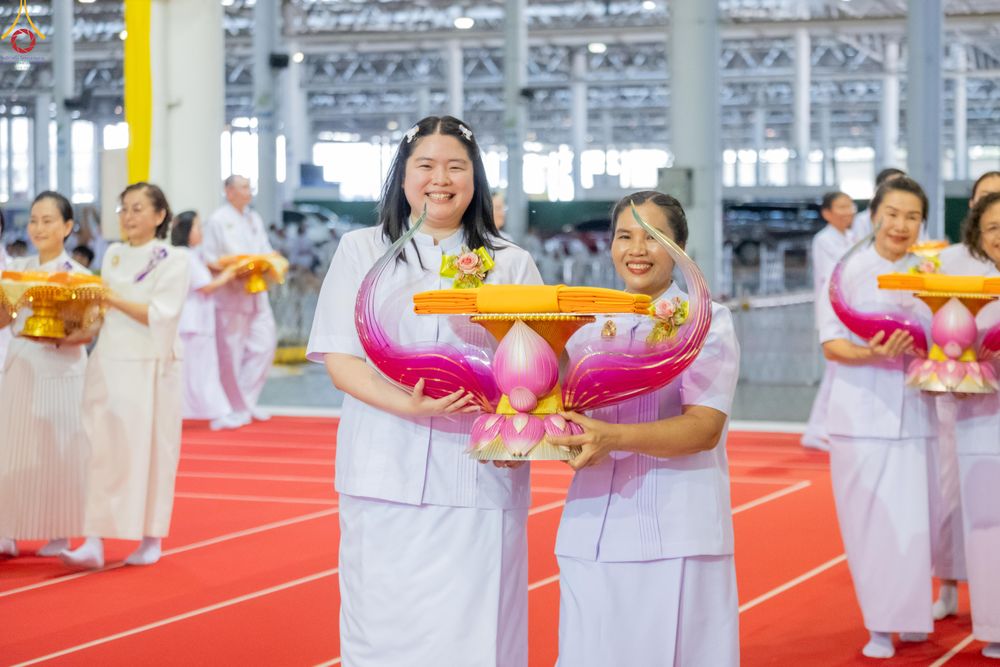 ภาพ No.318460:วันอาทิตย์ต้นเดือนที่ 5 เมษายน พ.ศ.2569 พิธีทอดผ้าป่าสมทบมหาสังฆทาน 40,000 กว่าวัดทั่วประเทศ ณ สภาธรรมกายสากล วัดพระธรรมกาย