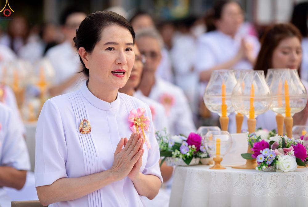 ภาพ No.296999:วันที่ 17 มกราคม พ.ศ. 2569 พิธีจุดประทีปถวายเป็นพุทธบูชา และบูชาธรรมมหาปูชนียาจารย์  ณ วัดโบสถ์บน ต.บางคูเวียง จ.นนทบุรี อนุสรณ์สถานลำดับที่ 4 สถานที่เกิดด้วยกายธรรม ในโครงการธรรมยาตรา กตัญญูบูชา มหาปูชนียาจารย์ พระมงคลเทพมุนี(สด จนฺทสโร) พระผู้ปราบมาร อ