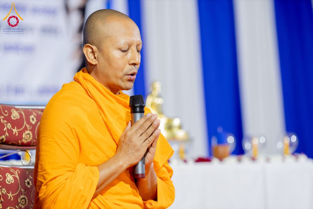 ภาพ No.283783:วันที่ 6-7 ธันวาคม พ.ศ. 2568  พิธีรับมอบหนังสือแสดงเจตจำนงถวายสิทธิครอบครองและใช้ประโยชน์วัดสันติวัน เมืองนาคปูร์  พิธีจุดโคมประทีปถวายเป็นพุทธบูชา และอุทิศบุญกุศลแด่ ดร.บี.อาร์. อัมเบดการ์  พิธีบูชาข้าวพระถ่ายทอดสดจากประเทศไทย