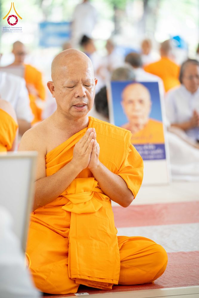 ภาพ No.298230:วันเสาร์ที่ 17 มกราคม พ.ศ. 2569 พิธีบรรพชาอุปสมบท โครงการอุปสมบทหมู่ บูชาธรรมครบ 117 ปี คุณยายอาจารย์มหารัตนอุบาสิกาจันทร์ ขนนกยูง  ณ อุโบสถพระไตรปิฎก วัดพระธรรมกาย