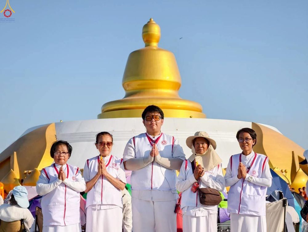 ภาพ No.306756:ภาพเบื้องหลังอาสาสมัครรวมใจ ชุดที่ 5 ในโครงการธรรมยาตรา กตัญญูบูชา มหาปูชนียาจารย์ พระมงคลเทพมุนี(สด จนฺทสโร) พระผู้ปราบมาร อนุสรณ์สถาน 7 แห่ง ปีที่ 14