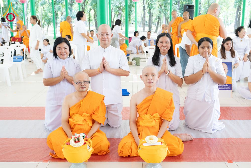 ภาพ No.286672:วันเสาร์ที่ 12 กรกฏาคม พ.ศ.2568 พิธีบรรพชาอุปสมบท  โครงการบรรพชาอุปสมบทหมู่ ธรรมทายาทนานาชาติ(ภาคภาษาจีน), โครงการบรรพชาสามเณร โรงเรียนนานาชาติ รุ่นที 14